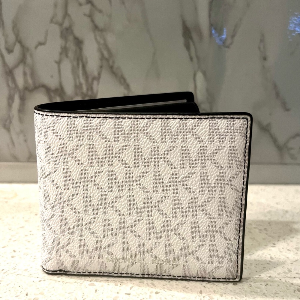 Michael Kors Monogram White and Black Wallet - Picture 2 of 6